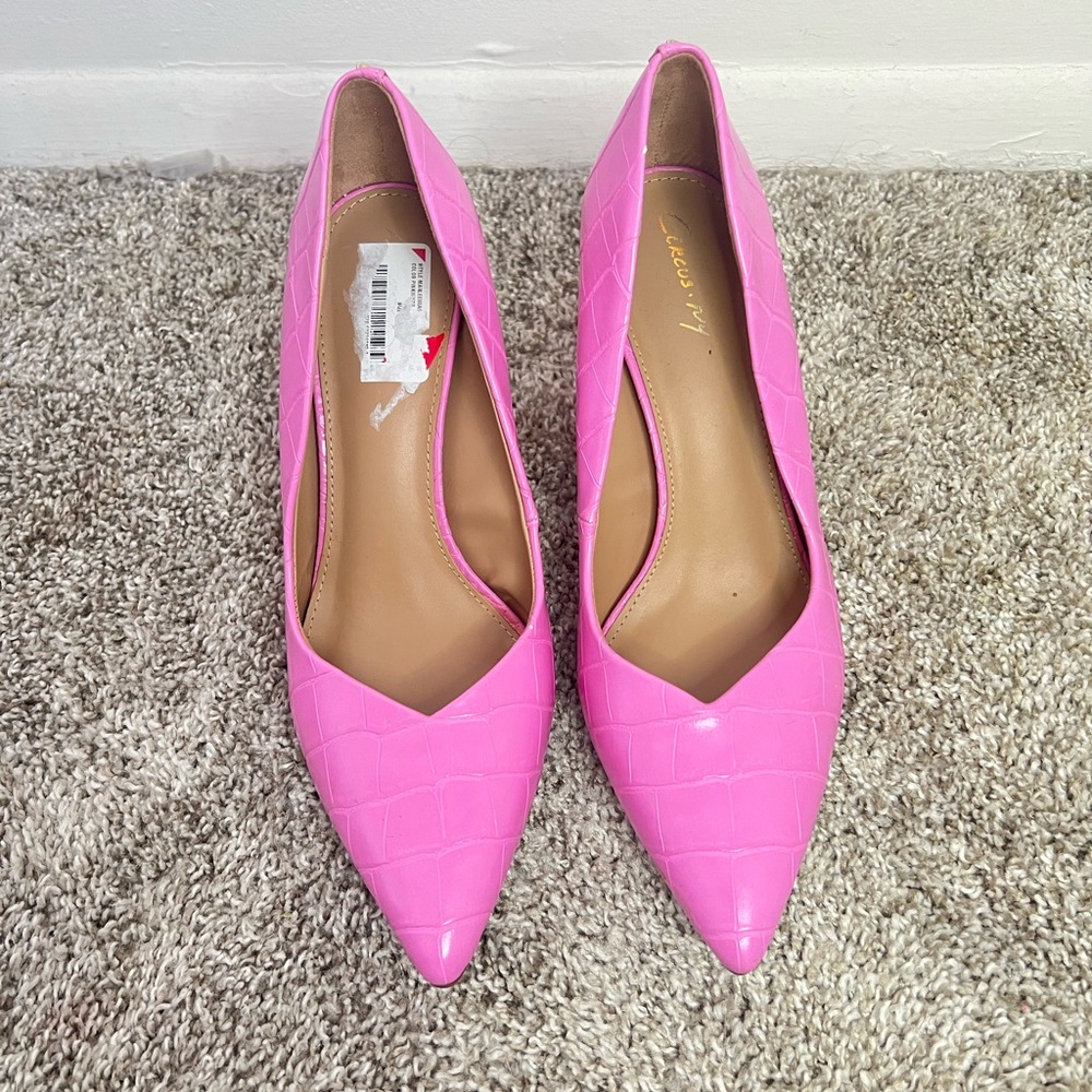 Pink Croc-Effect Block Heel Pumps Faux Leather Pointed Toe - Picture 6 of 6